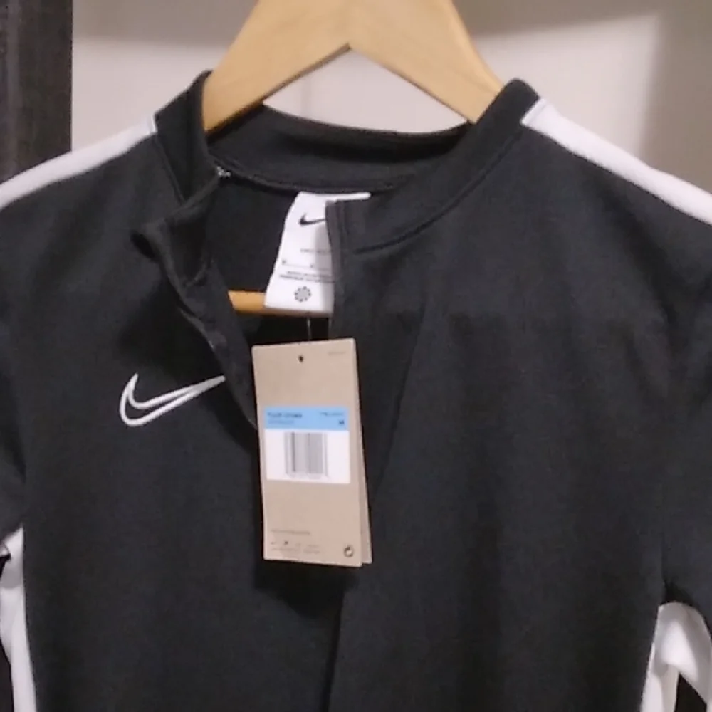 Youth Unisex Nike Soccer Pullover NWT